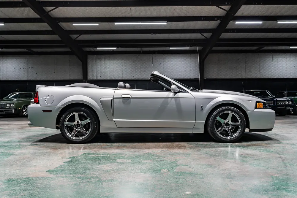 5_2004-Ford-Cobra-Silver Metallic-216718-38.jpg